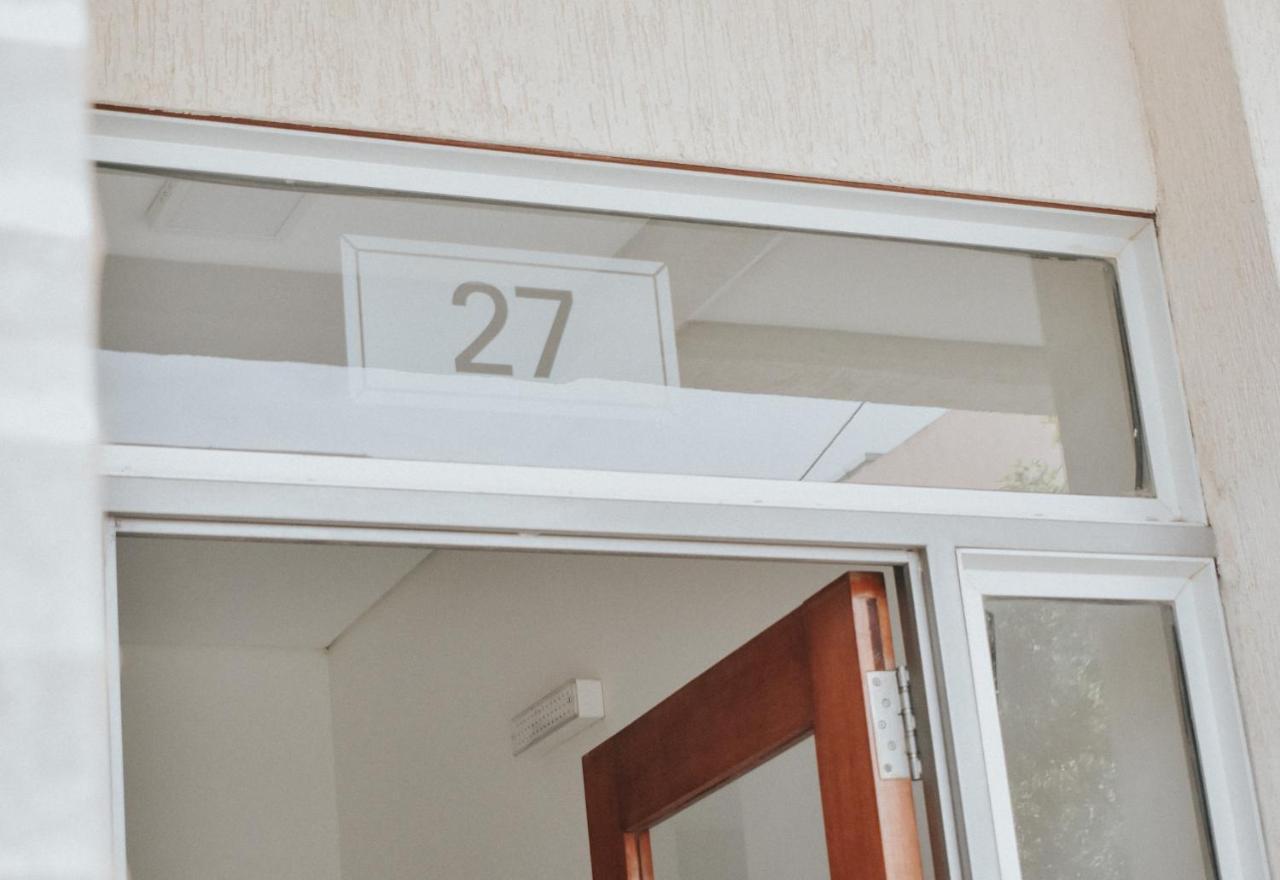 Uruguay 27 - Cochera Disponible A Requerir Bahía Blanca Εξωτερικό φωτογραφία